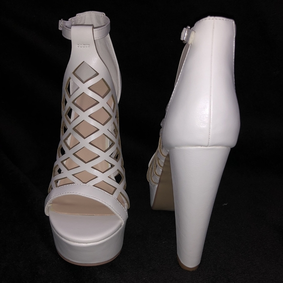 Shoes - Picture 2 of 3